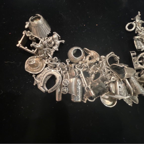 VINTAGE WESTERN NATIVE AMERICANA LOADED CHARM BRACELET 55+ CHARMS STERLING - Picture 4 of 16
